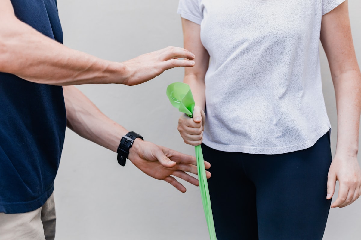 Shoulder joint stretching and posture correction